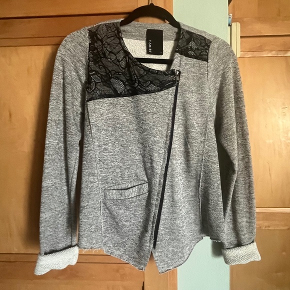 Dolan T-Shirt Top Avant Garde Style Heather Gray w/ Lace Detail Size S - Picture 2 of 11